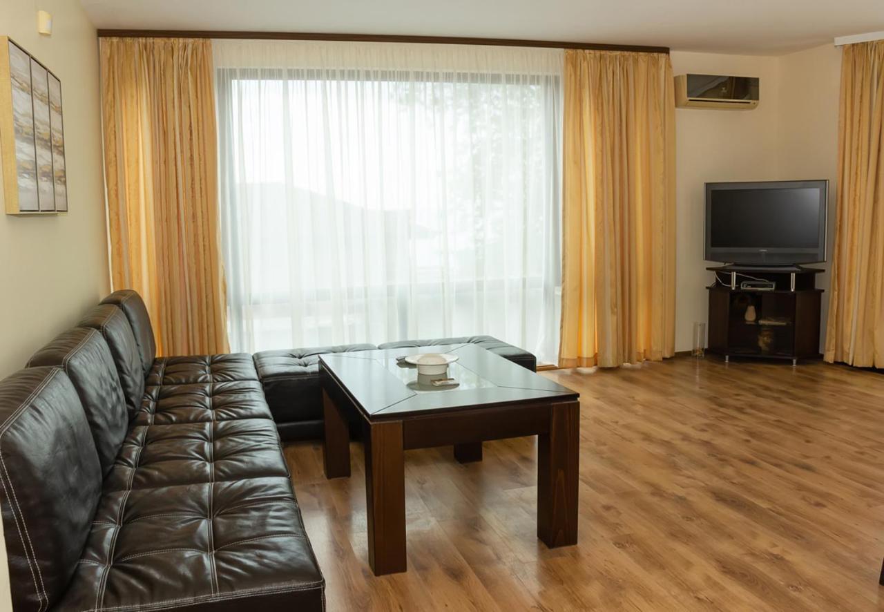 Cozy 1Bd Apartment With A Spacious Terrace By Flat Mаnager Baltsjik Eksteriør bilde